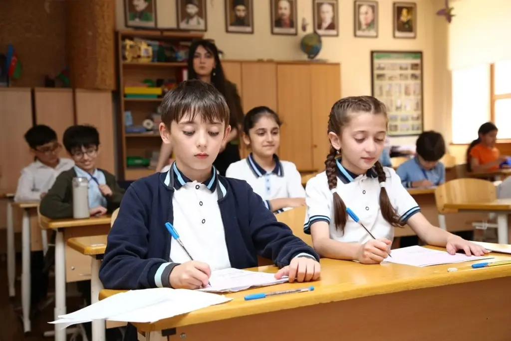 Şagird, Məktəb