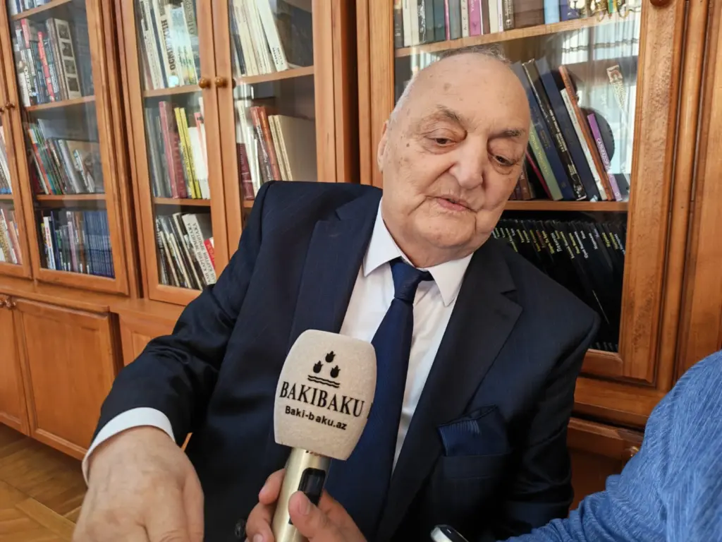 Ağahüseyn Hüseynov, "Bakı" qəzeti, Агагусейн Гусейнов, Газета «Bakı»