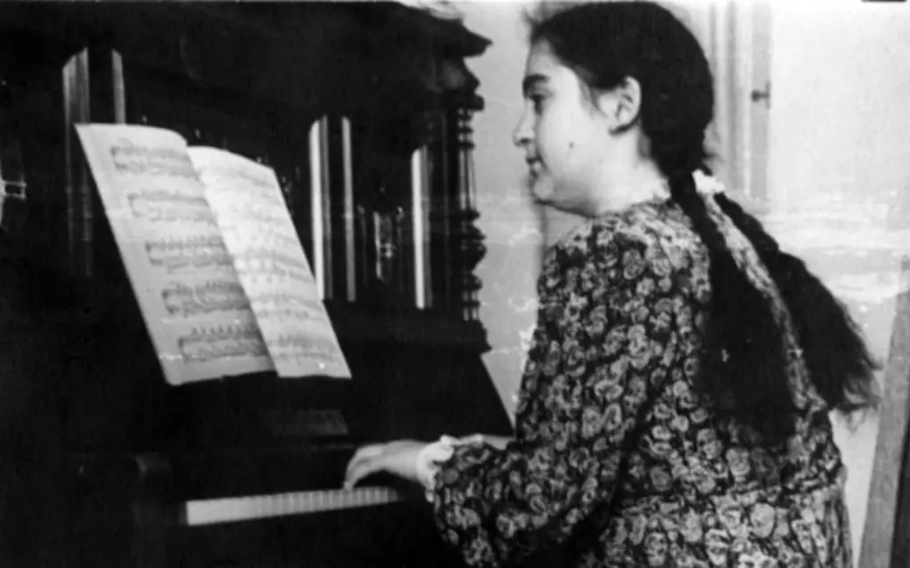 Gülarə Əliyeva