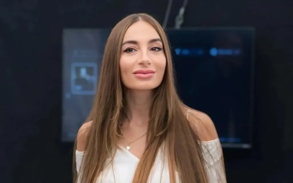 Arzu Əliyeva, Mehriban Əliyeva