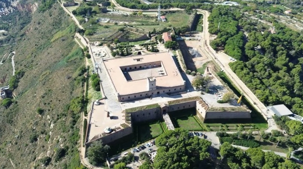 Montjuik, Montjuik dağı