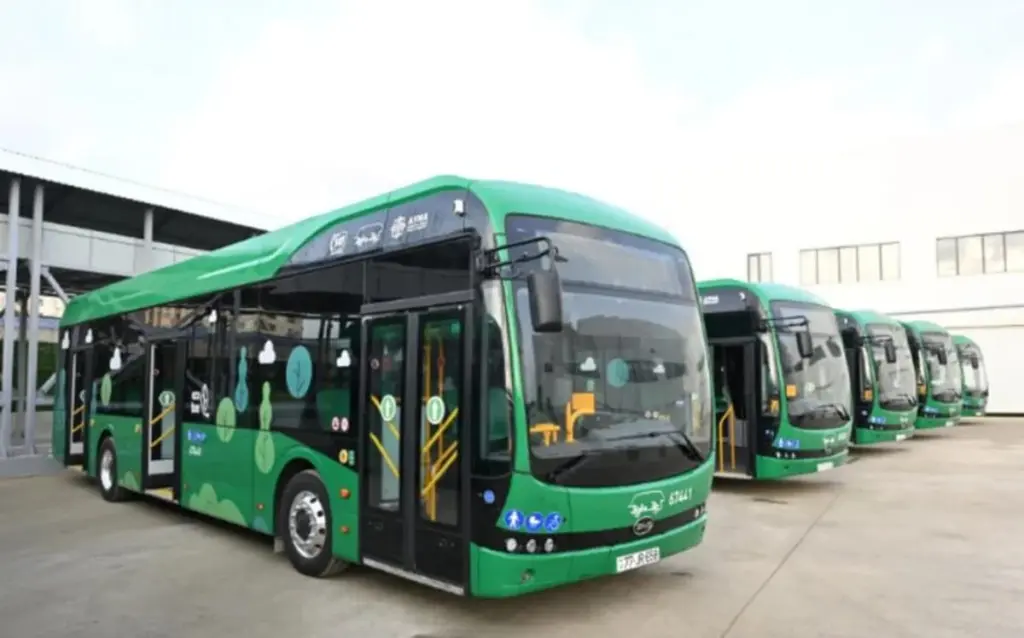 Avtobus