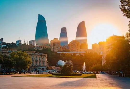 32 dərəcə isti, Hava proqnozu, Hava