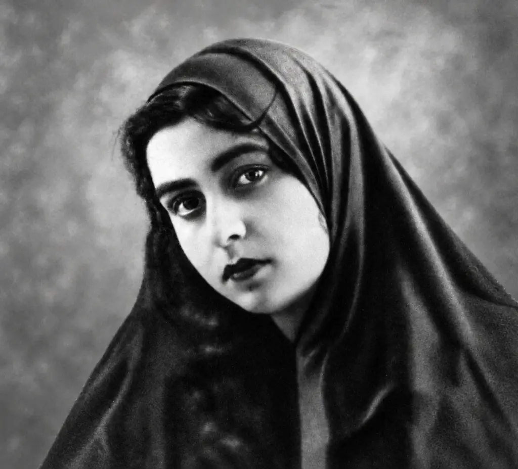Mikayıl Müşfiq, Dilbər Axundzadə