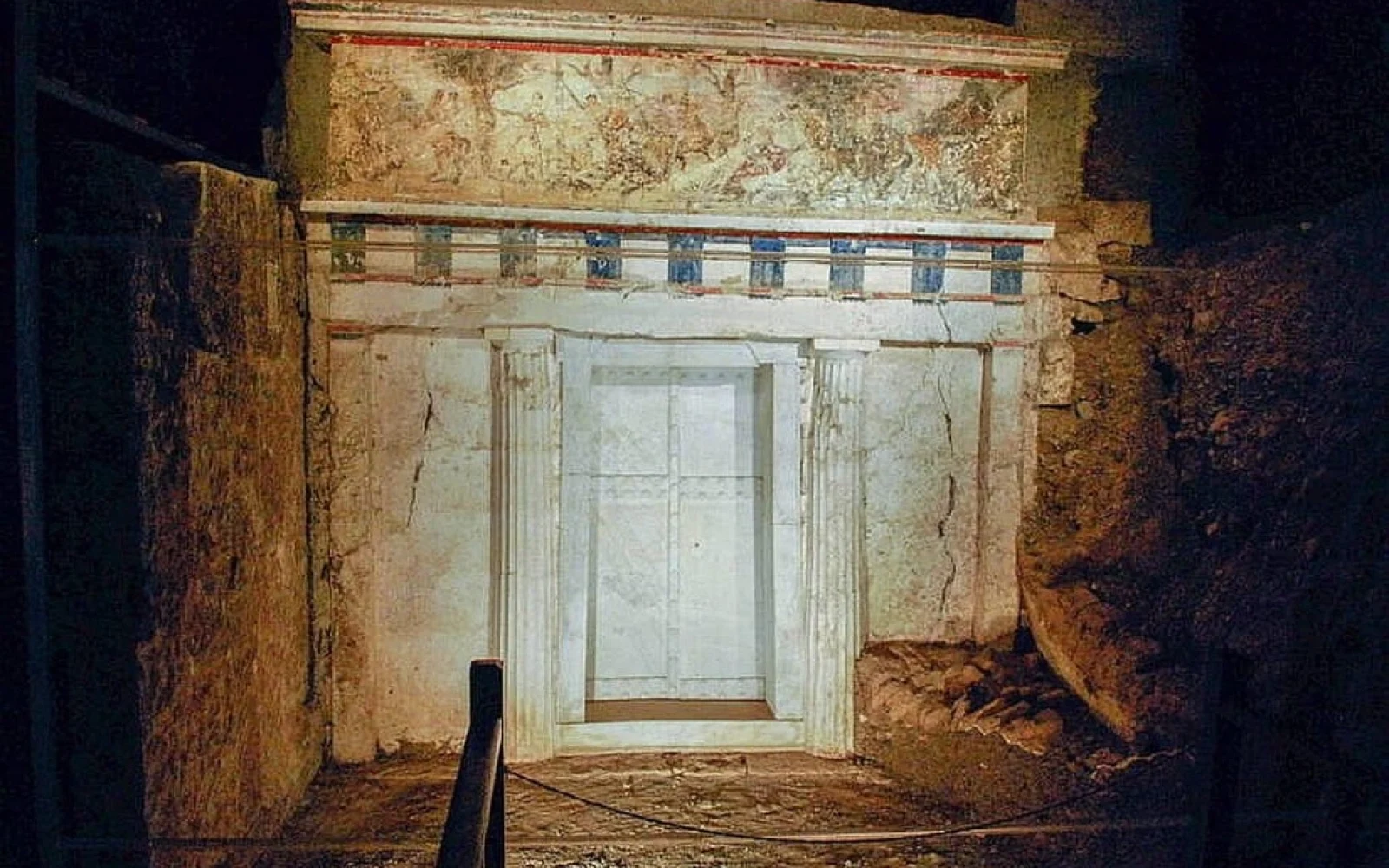 Makedoniyalı İsgəndərin geyimi tapılıb