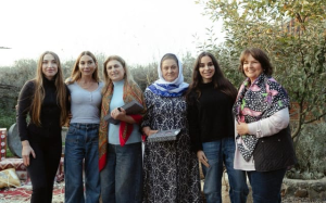 28B59E41-D566-4CF5-BDE1-F25F128F1126