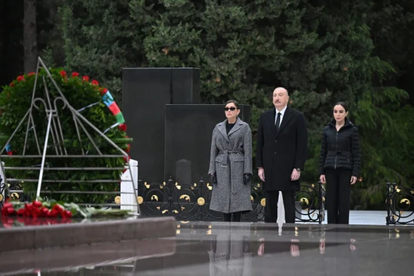 Heydər Əliyevin məzarını ziyarət, Heydər Əliyev, İlham Əliyev, Mehriban Əliyeva, Гейдар Алиев, Ильхам Алиев, Мехрибан Алиева