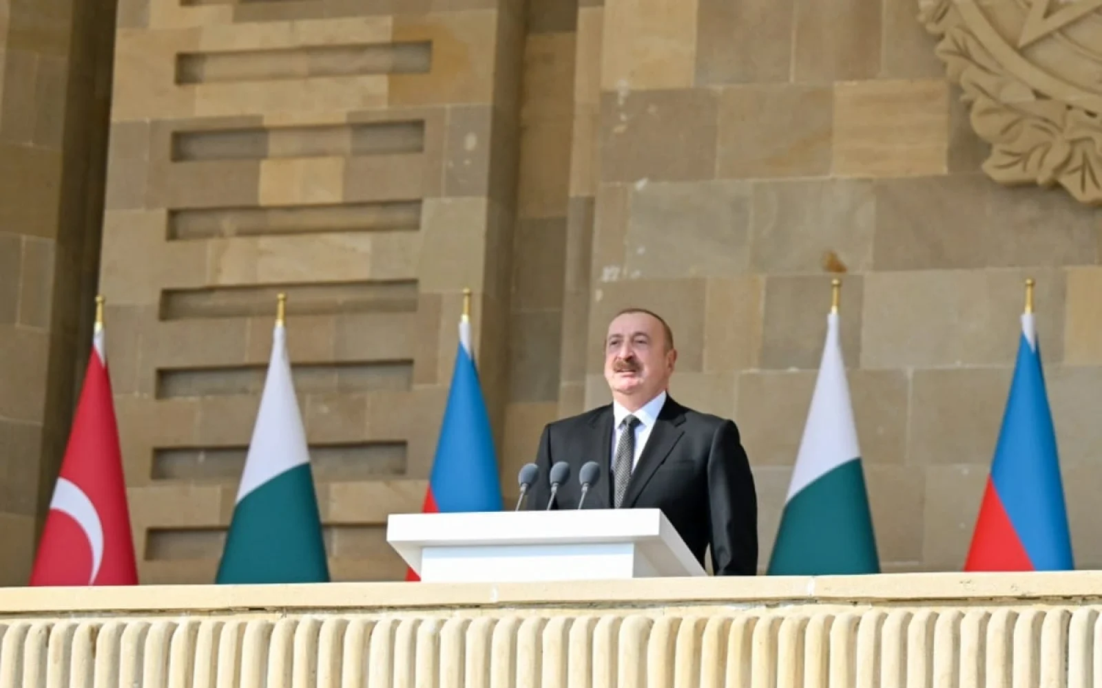 Hərbi paradla bağlı paylaşım, Hərbi Parad, İlham Əliyev