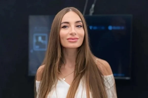 Arzu Əliyeva, Mehriban Əliyeva