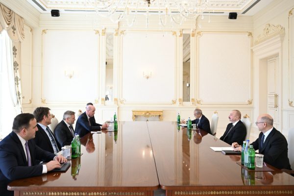 Prezident İlham Əliyev, BP, Mürrey Aukinkloss