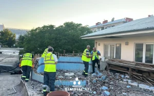 Yaşayış binasının damında, Hovuz, Tikili, Dam, Bakı Şəhər İcra Hakimiyyəti