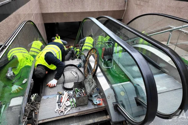 Eskalatorlar yenilənir, Eskalator, Piyada keçidi, AAYDA