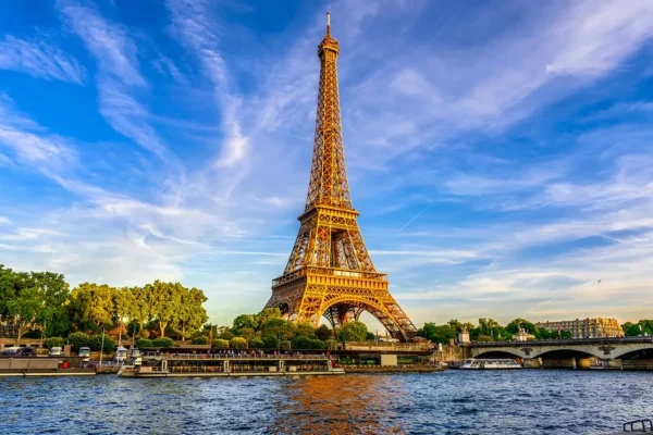 Eyfel qülləsi, Paris, Fransa