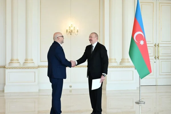 Fələstinin ölkəmizdə yeni təyin olunmuş səfirinin etimadnaməsini, Əhməd Metani, Fələstin