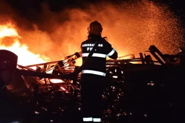 Taxtalar yığılan ərazidə yanğın, Binəqədi rayonu, FHN, Yanğın