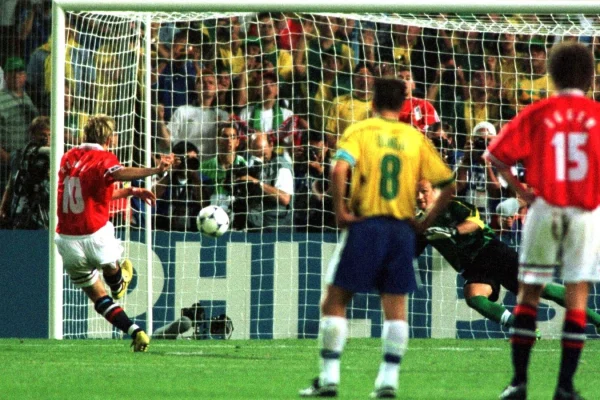Məğlubiyyətsiz futbol, Norveç, Braziliya, Futbol