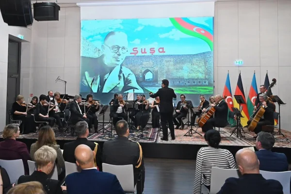 Azərbaycan Zəfəri və Üzeyir Hacıbəylinin İrsi, Almaniya, Üzeyir Hacıbəyli