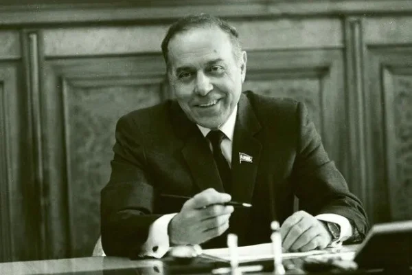 Ulu Öndər Heydər Əliyev, Heydər Əliyev, Elm
