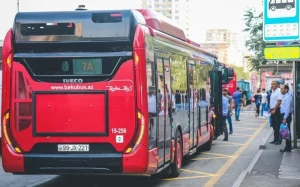 Bakının ictimai nəqliyyatı, İctimai nəqliyyat, Avtobus, Qatar, Metro