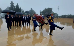 İranın xarici işlər naziri Bakıda, İran