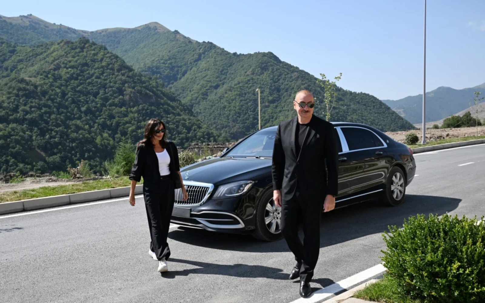 Prezident İlham Əliyev Kəlbəcər şəhərinin sakinləri ilə görüşüb, İlham Əliyev, Mehriban Əliyeva, Kəlbəcər