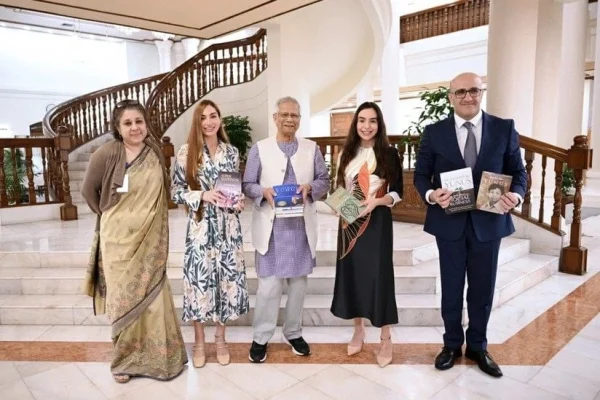 Leyla Əliyeva və Arzu Əliyeva Dəkkədə, Leyla Əliyeva, Arzu Əliyeva, Banqladeş, Dəkkə şəhəri, Məhəmməd Yunus