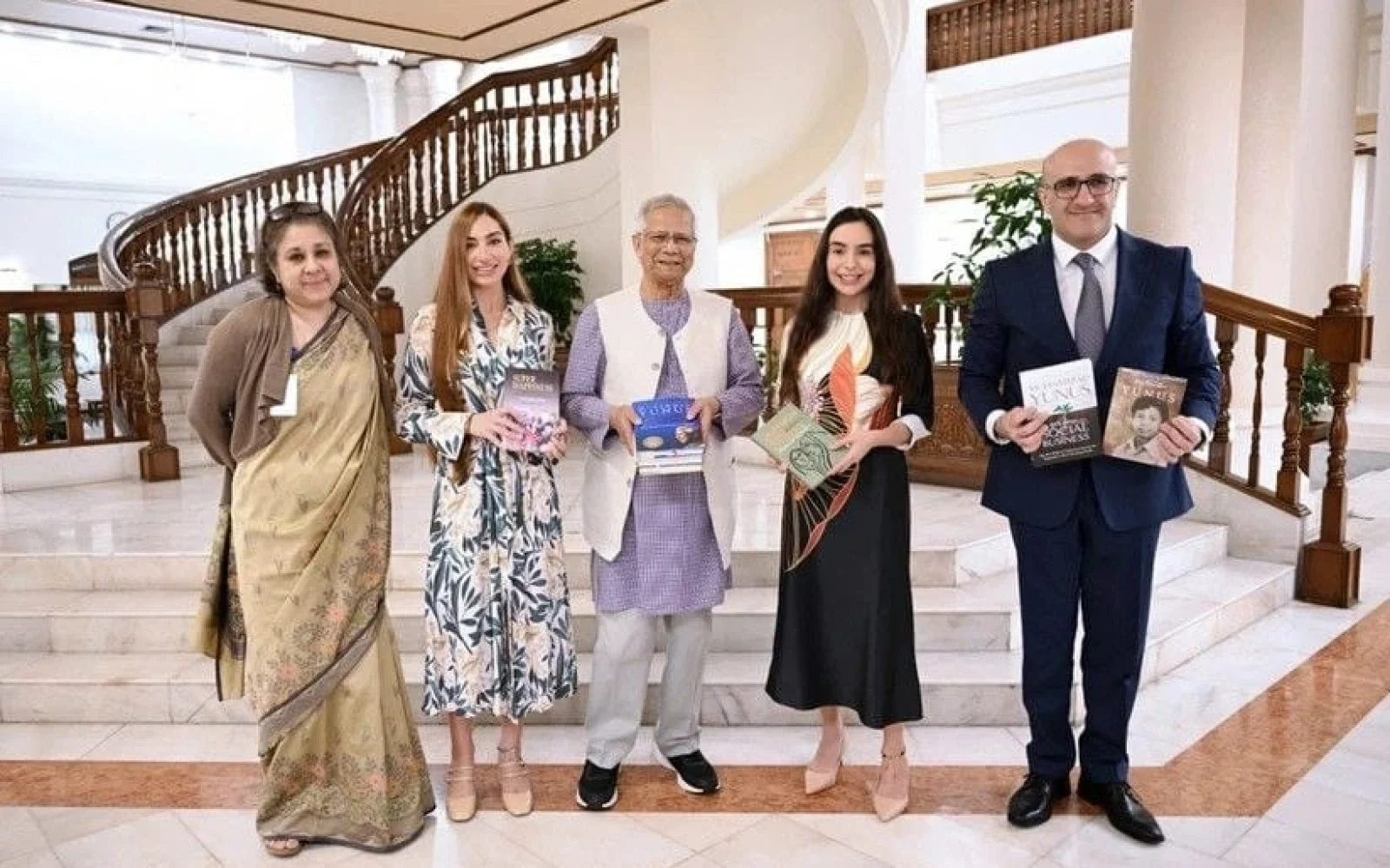 Leyla Əliyeva və Arzu Əliyeva Dəkkədə, Leyla Əliyeva, Arzu Əliyeva, Banqladeş, Dəkkə şəhəri, Məhəmməd Yunus