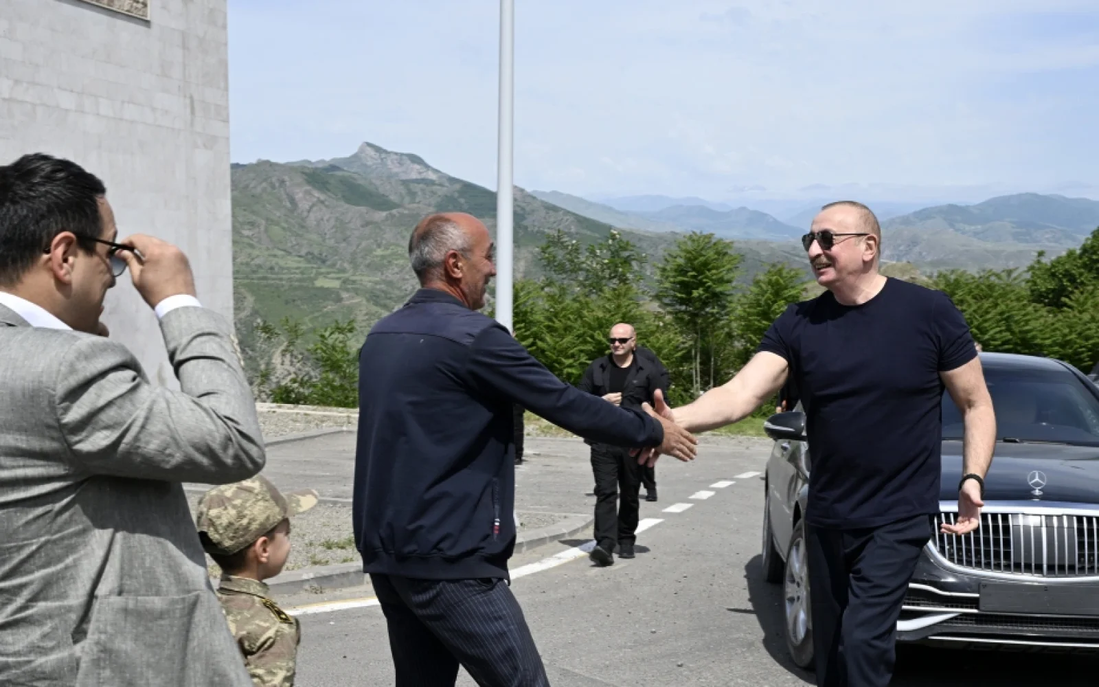 Prezident İlham Əliyev Laçın şəhərində sakinlərlə görüşüb, Prezident İlham Əliyev Laçın şəhərində, Laçın
