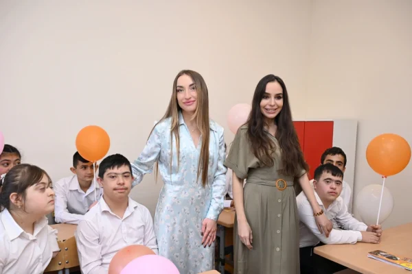 Leyla Əliyeva Lənkəranda internat məktəbində, Heydər Əliyev Fondu, Leyla Əliyeva, Alena Əliyeva
