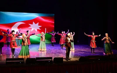 Azərbaycan incəsənət nümayəndələri