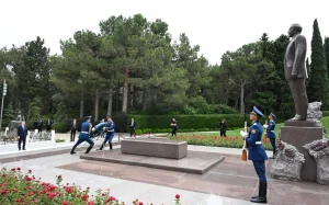Özbəkistan Prezidenti Fəxri xiyabanda, Şavkat Mirziyoyev, Heydər Əliyev, Özbəkistan