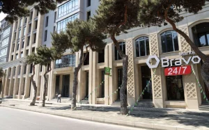 Bakıda qanunsuz parkinq, Qanunsuz parkinq, Nərimanov rayonu, İsmayıl Hidayətzadə küçəsi, Parkinq