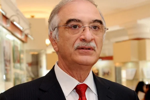 İlham Əliyev Polad Bülbüloğlunu təltif edib