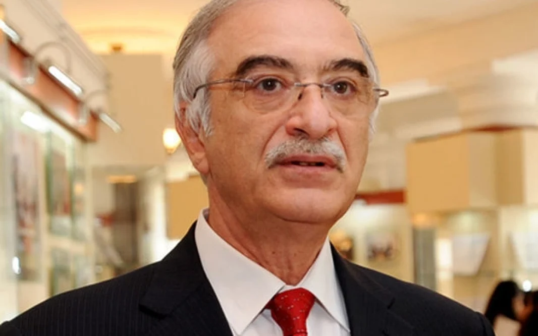 İlham Əliyev Polad Bülbüloğlunu təltif edib