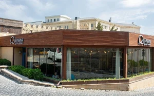 “Qaynana” restoranı, Restoran