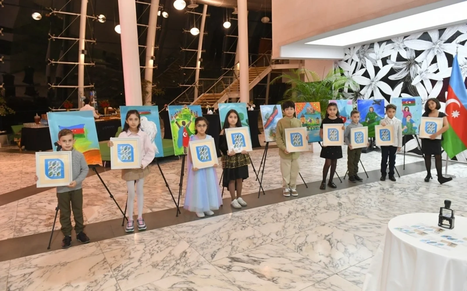 Şəhid övladlarının çəkdiyi rəsmlər, Rəqəmsal İnkişaf və Nəqliyyat Nazirliyi, "Azərpoçt" MMC, "Zəfər" Şəhid Ailələrinə Dəstək İctimai Birliyi, "Zəfər – şəhid övladlarının gözü ilə", Rəsm