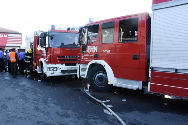 Binəqədidə restoran yanıb, Binəqədi rayonu, FHN, Yanğın, Restoran