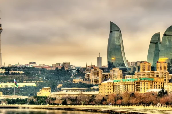 turistlərin ən çox ziyarət etdiyi məkanlar, Turist, Bakı