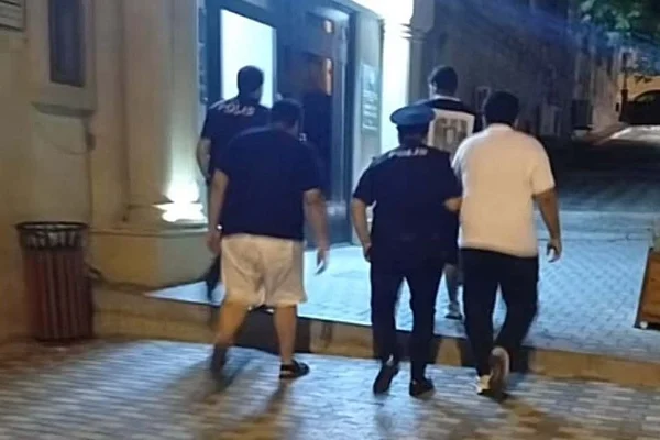qeyri-etik videolar, Şəhidlər Xiyabanı, Turist